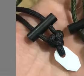Outdoor Fire Starter Necklace – Emergency Survival Tool with Ferro Rod, Ceramic Striker & Paracord Lanyard